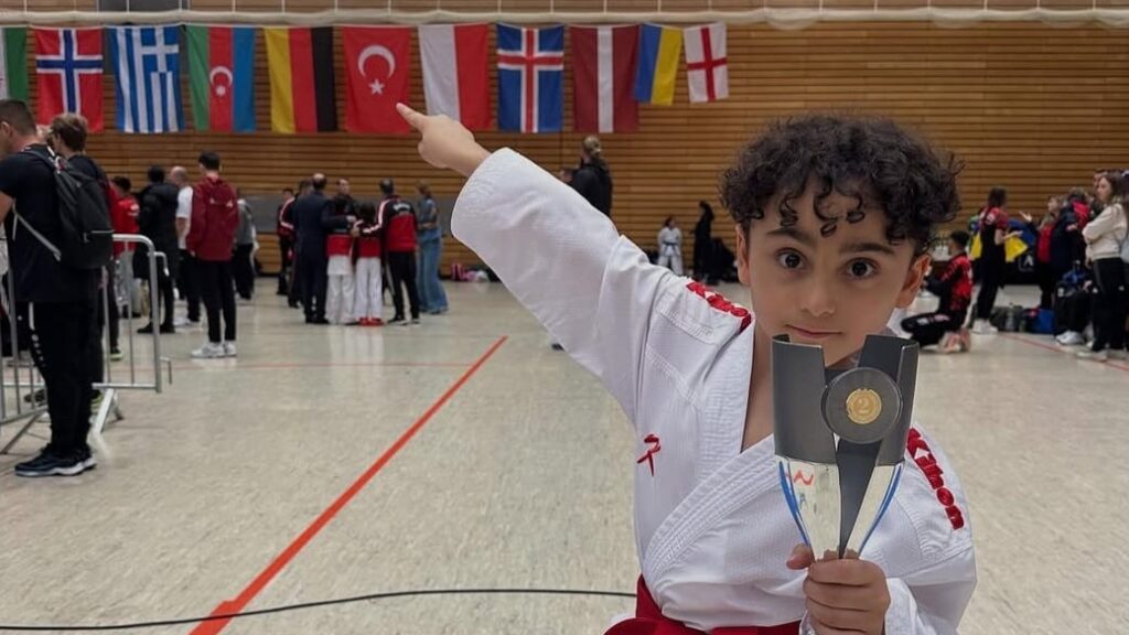 Erdem Koleji’nden Uluslararası Gurur: Mert Tunç Şampiyon Erdem Koleji’nden Uluslararası Gurur: Mert Tunç Şampiyon